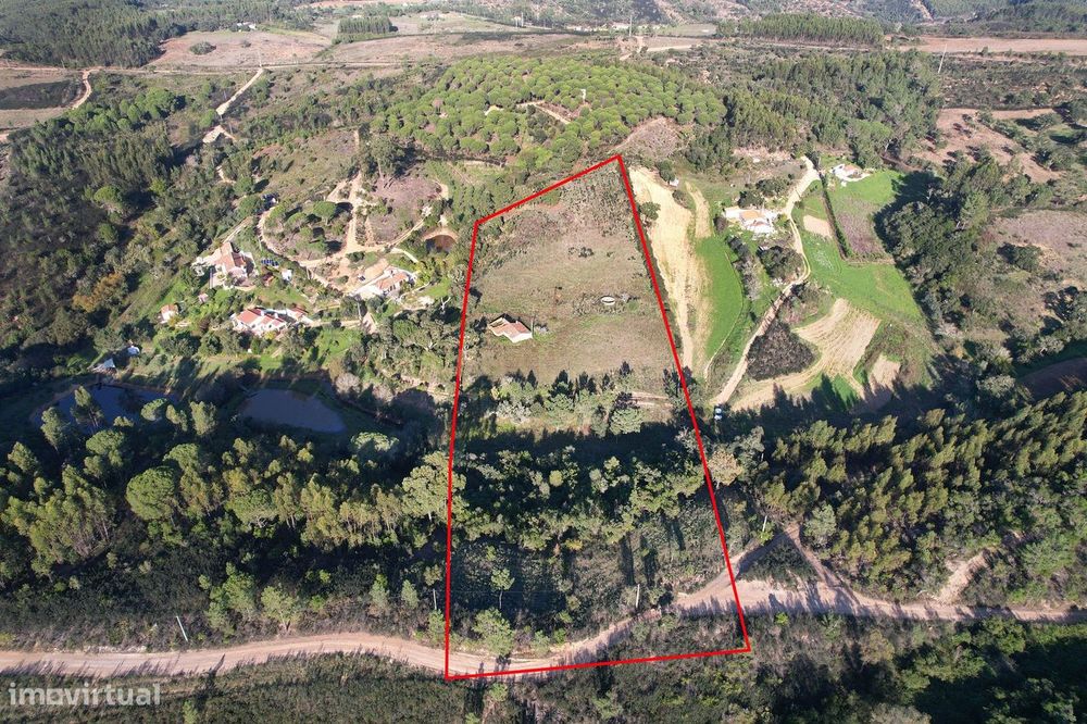 Quinta com ruína em S. Teotónio, Relva Grande