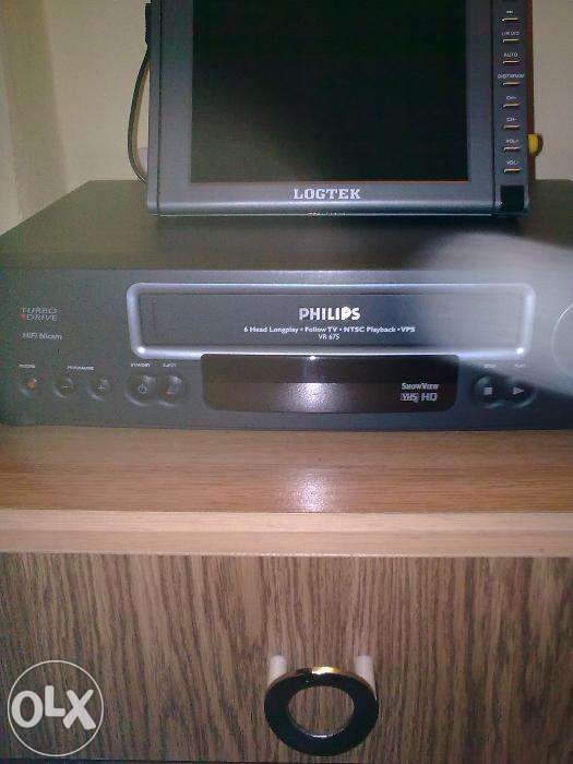 Magnetowid stereo nicam Philips HR 820