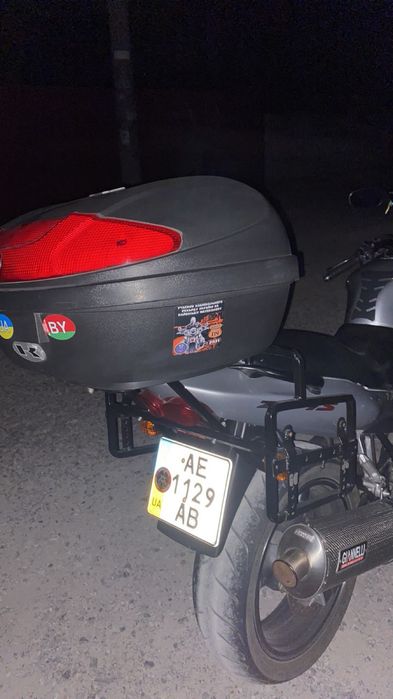 Продам мотоцикл kawasaki zr750s в отличном состоянии.