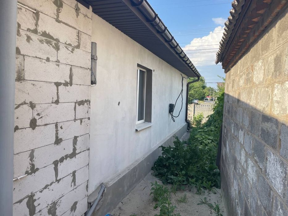 Продам гарний будинок в центрі Підгородного