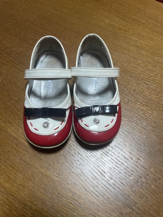 Туфлі на дівчинку