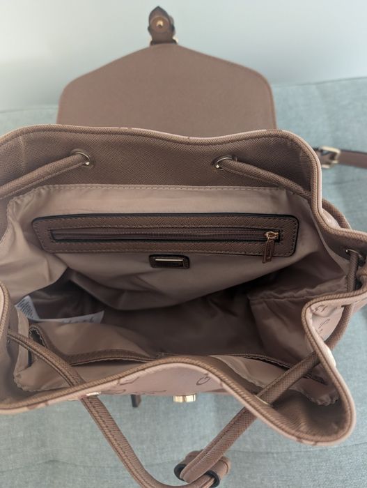 Mochila Feminina Guess