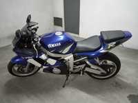 Moto Yamaha YZF R6