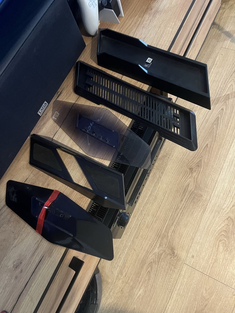 Ładowarki Playstation 4, podstawki pionowe, nakaldki na pady KOMPLET