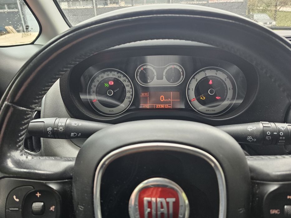 Fiat 500L  7 lugares Nacional