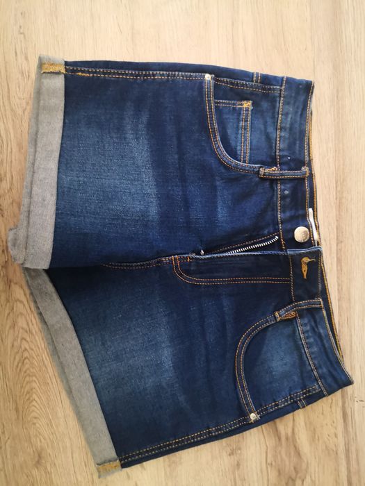 Nowe krótkie Spodenki jeansowe Zara jeans wysoki stan, rozmiar xs 34