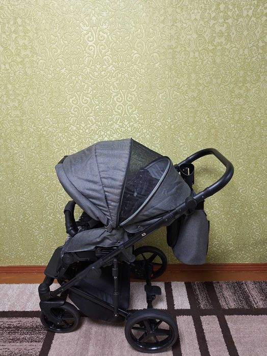 Продам коляску Adamex  Porto light 2в 1