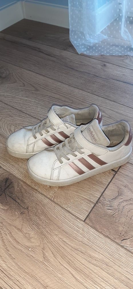 Adidasy dla dziewczynki