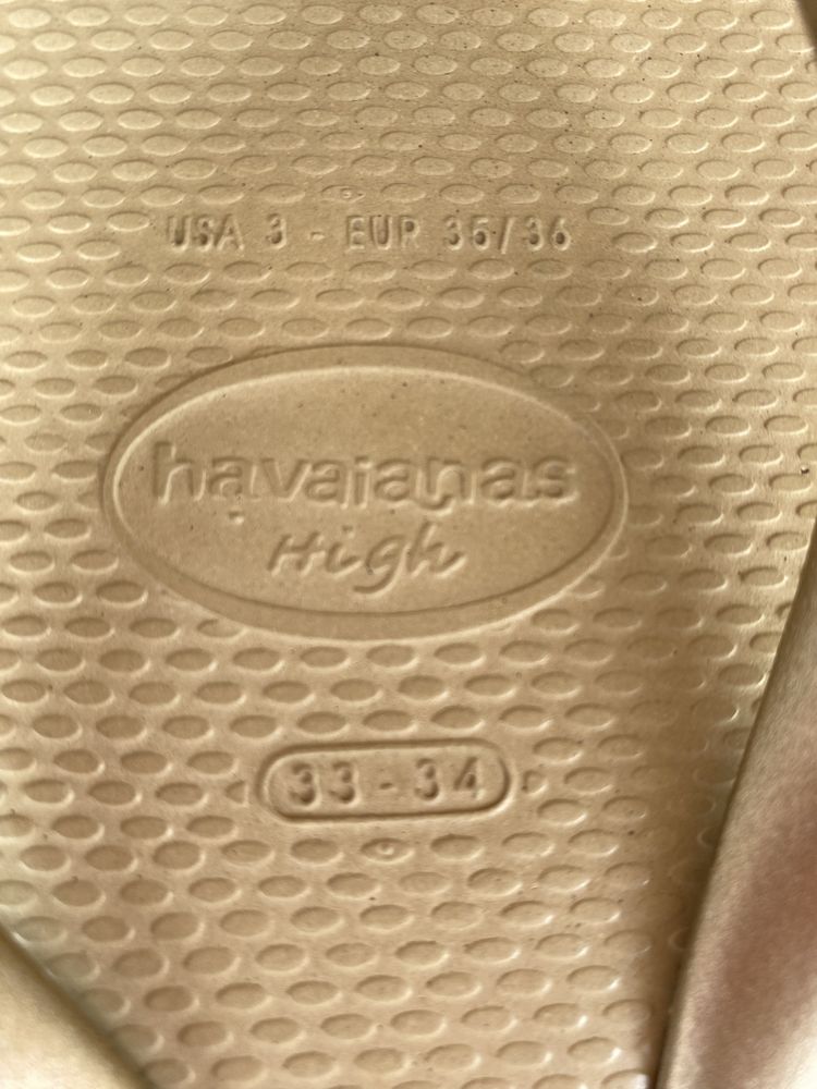 Havaianas douradas 35