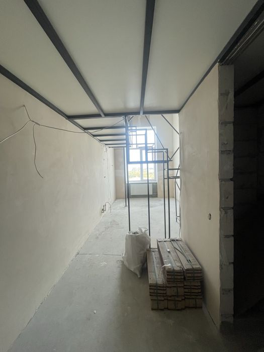 Продам дворівневу з чорновим ремонтом м. Академіка Павлова