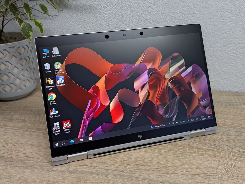 Продам стильний , 4х ядерний ноутбук з сенсорним екраном та підсвіткою