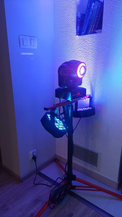 Światła, oświetlenie imprezowe, głośnik JBL, mikrofon, stacja zasil.