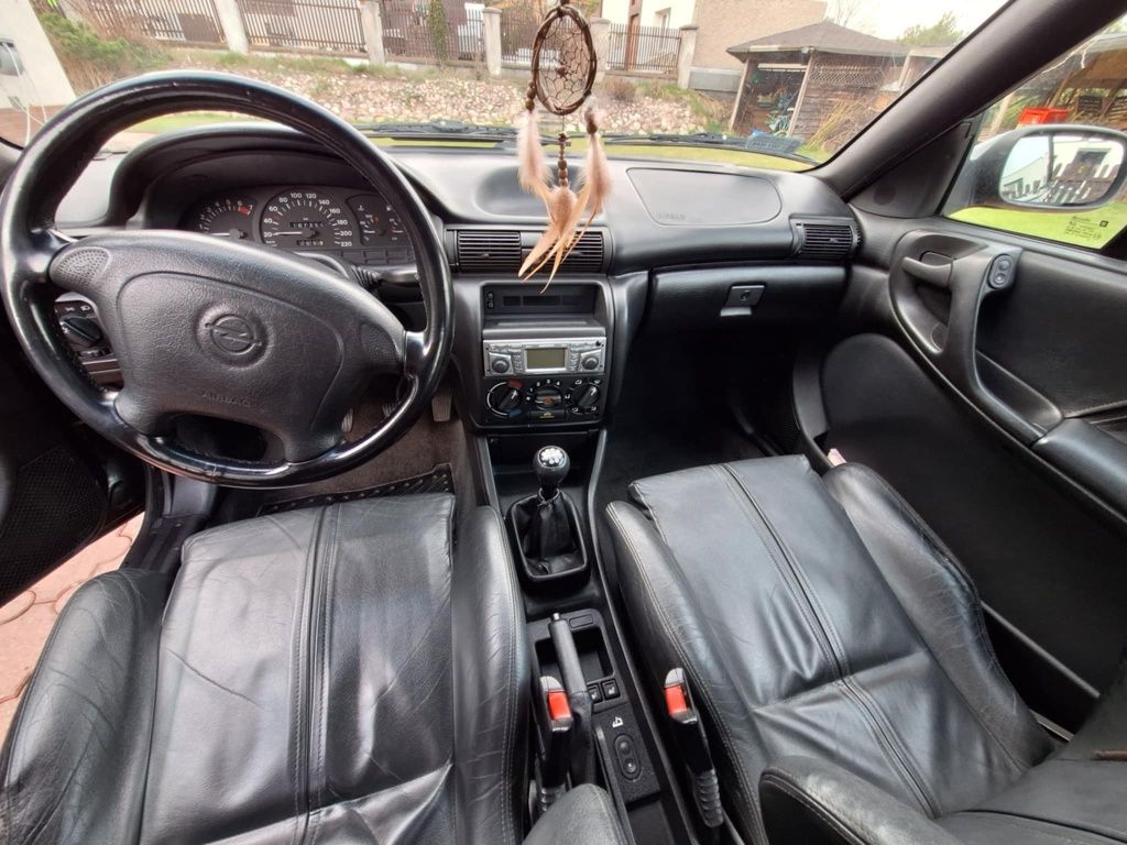Opel astra f cabrio bertone 1.8 kabriolet