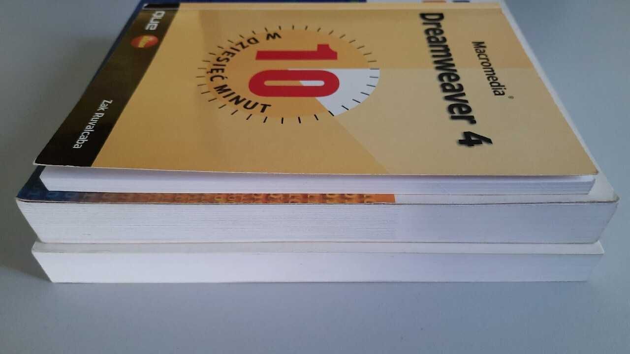 Macromedia Dreamweaver 4 + Praktyczny kurs PHP 5