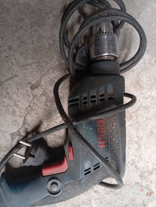 Дрель Бошш залізний патрон