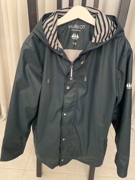 Casado Hublot inpermeavel