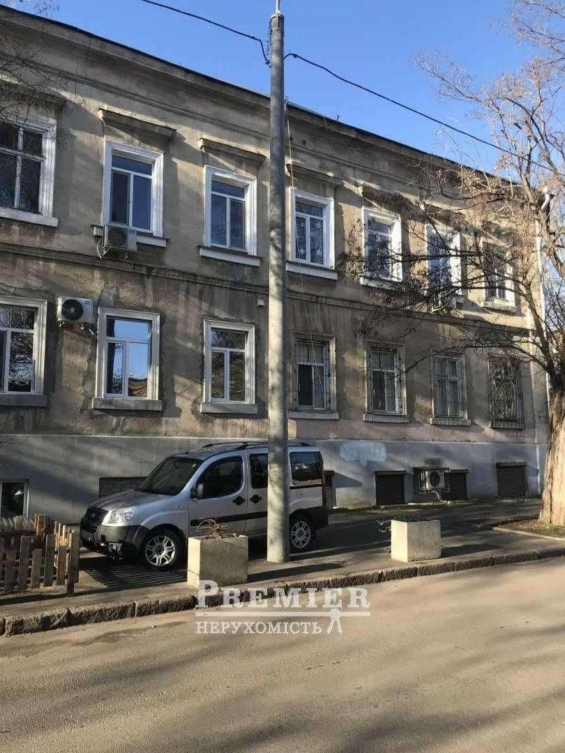 Продам 3 ком квартиру. 100 кв. м Центр.