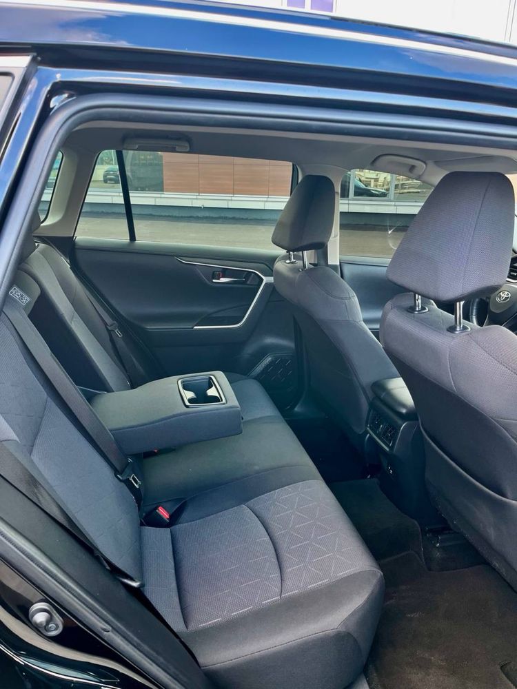Продам офіційну Toyota RAV4 2019 AWD
