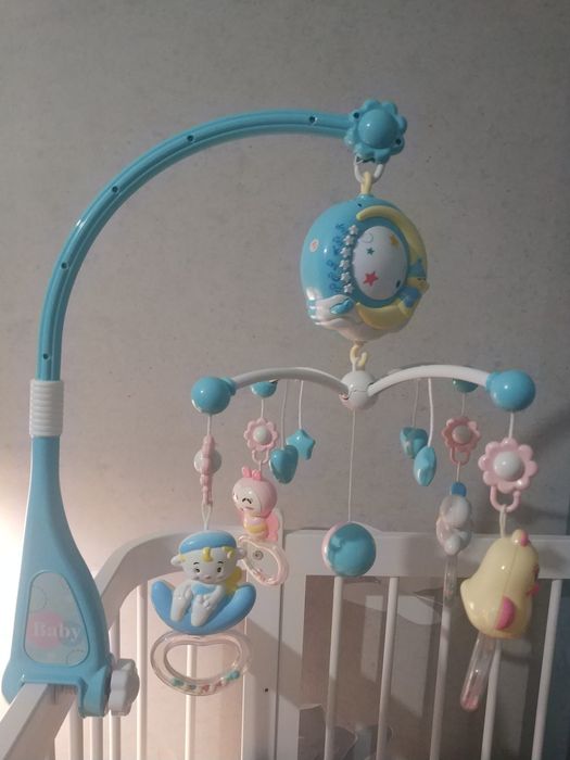 Музичниа Карусель на ліжечко