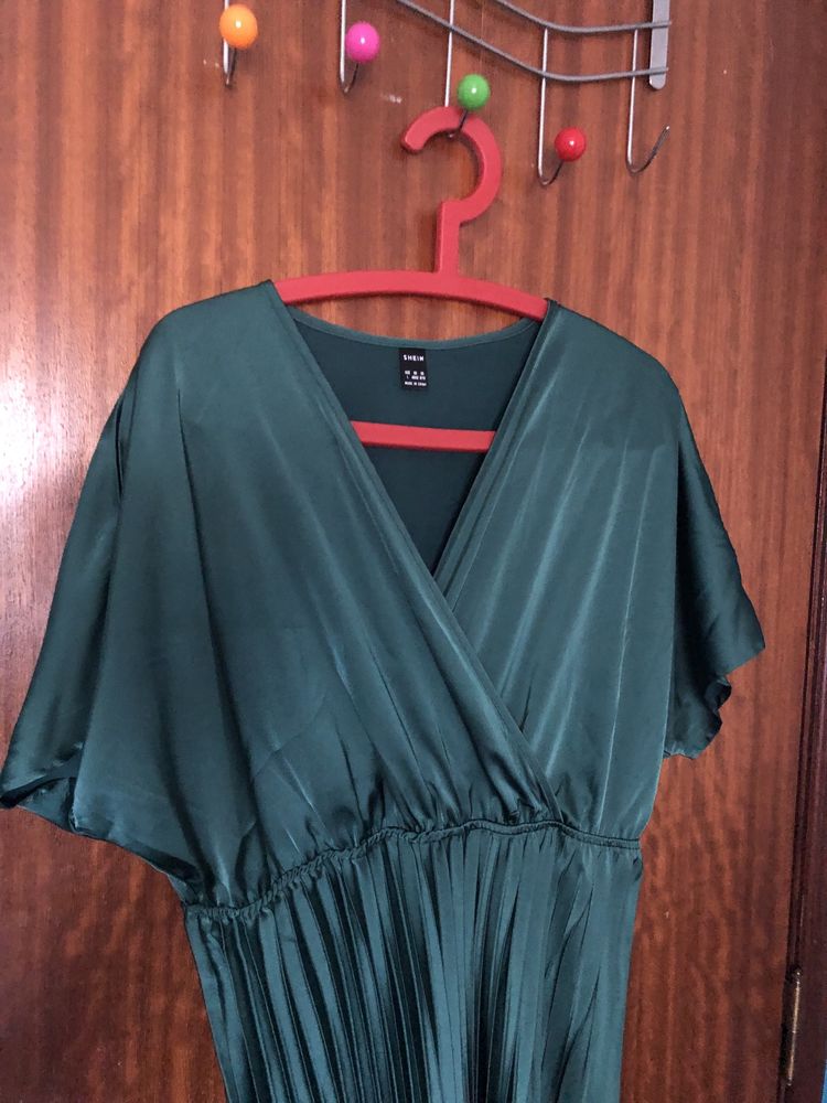 Vestido verde fluido