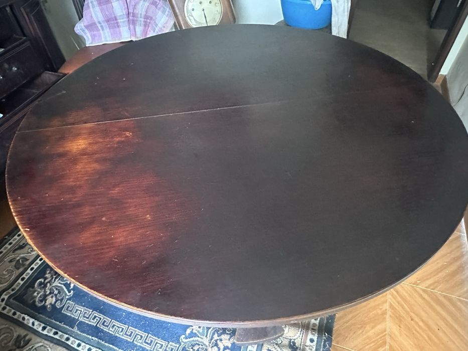 4 cadeiras de madeira