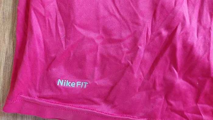 Koszulka sportowa Nike Fit Dry rozmiar S  czerwona