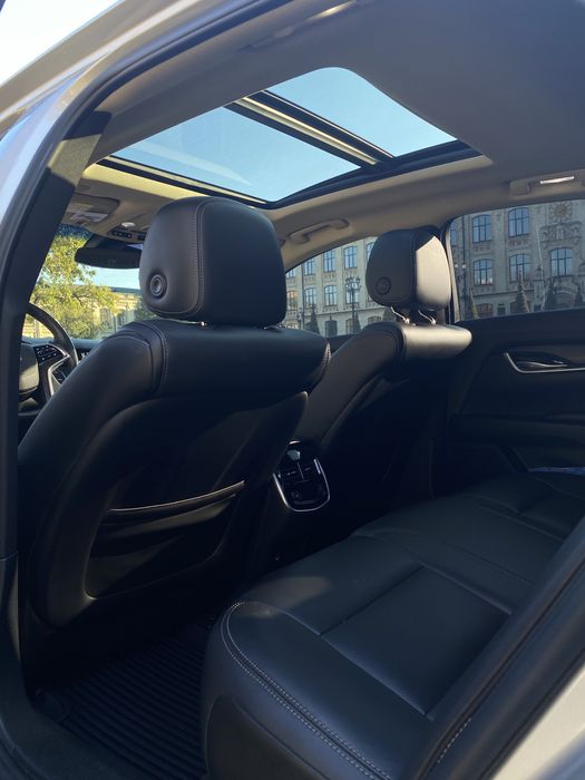 Cadillac XTS  V6  AWD  Luxury