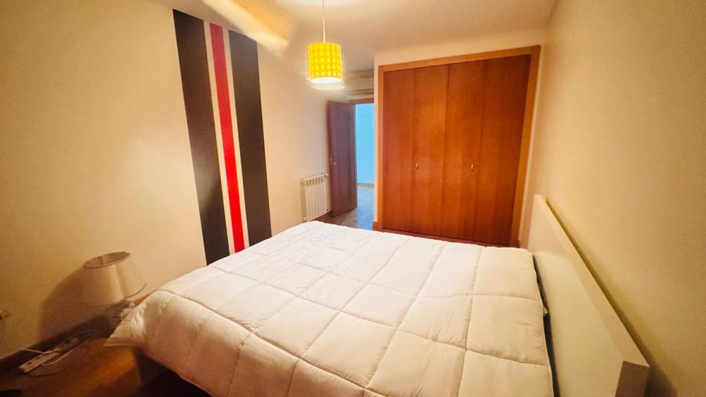 T2 Infantado, novo, sala mobilada, 2 wc