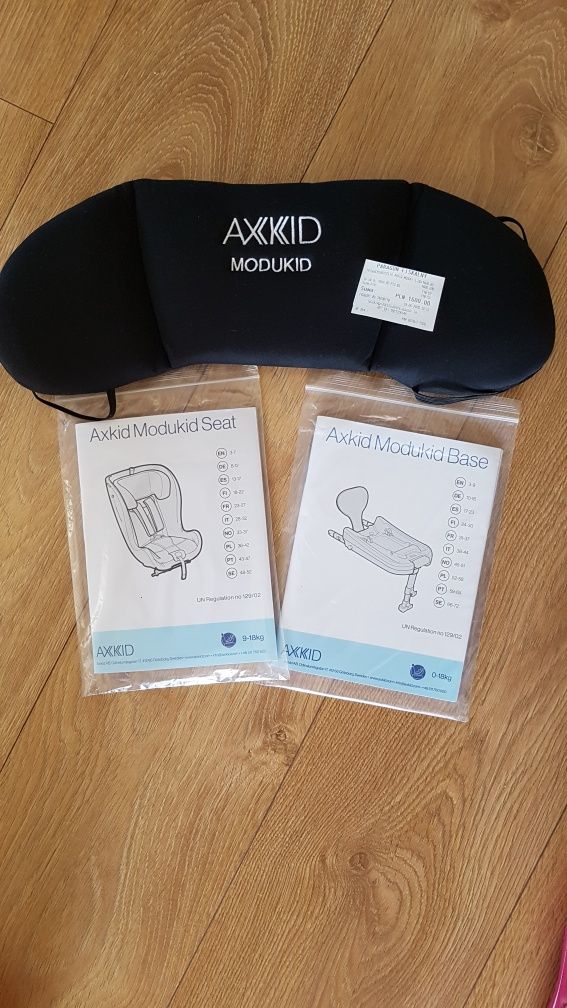 Fotelik 0-18kg AXKID MODUKID z bazą ISOFIX) super stan