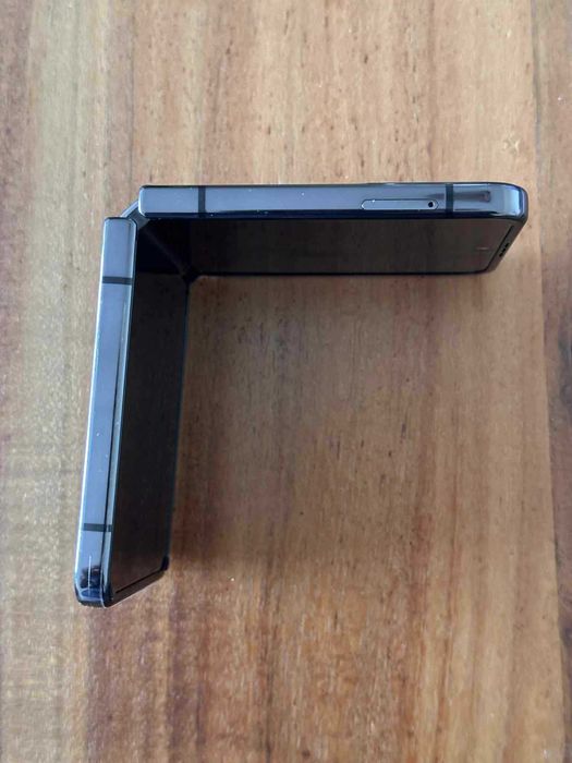 Samsung Galaxy Z Flip 4 - 128 GB (garantia + seguero)