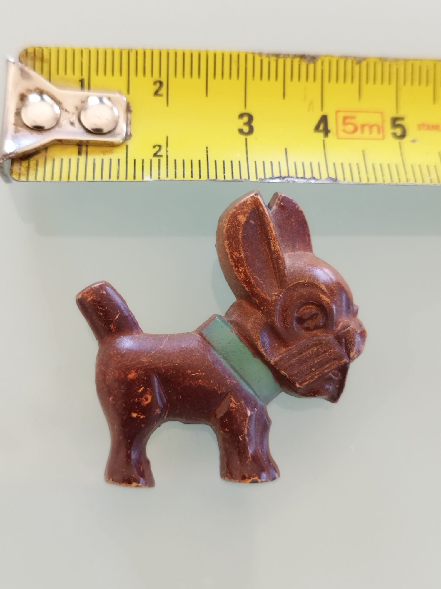 Lindo broche antigo de celulóide. Caō.