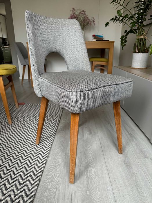 2 krzesła muszelka PRL po renowacji (do odświeżenia)