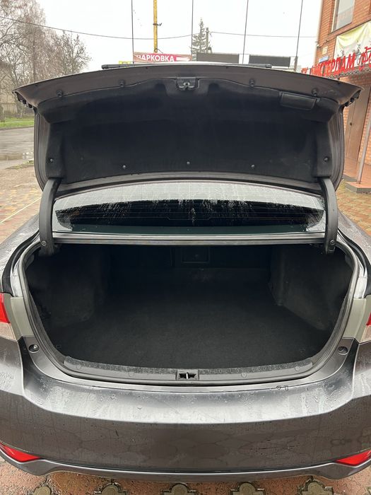 Продам Тойоту Авенсіс 2.0 АВТОМАТ не фарбована