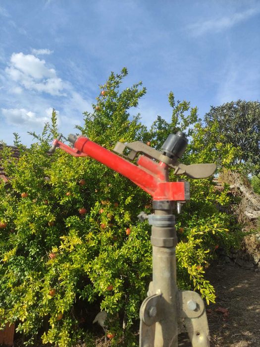 Canhão aspersor de água para rega