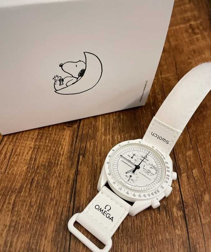 Bioceramiczny zegarek Swatch x Omega do fazy księżyca SnoopySO33W700