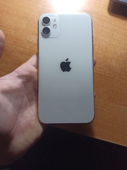 продам 11 айфон 64 акб