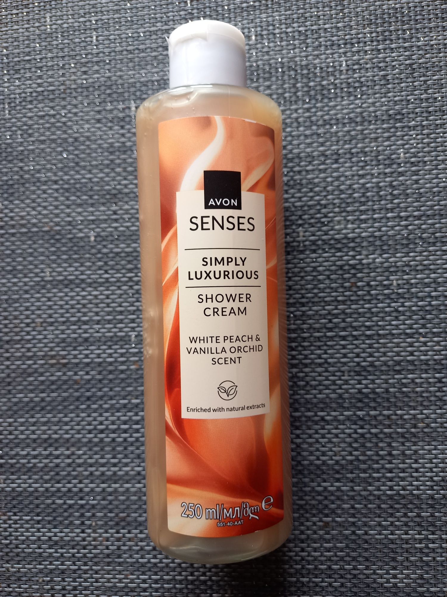 Żel pod prysznic Simply Luxurious 250 ml Avon