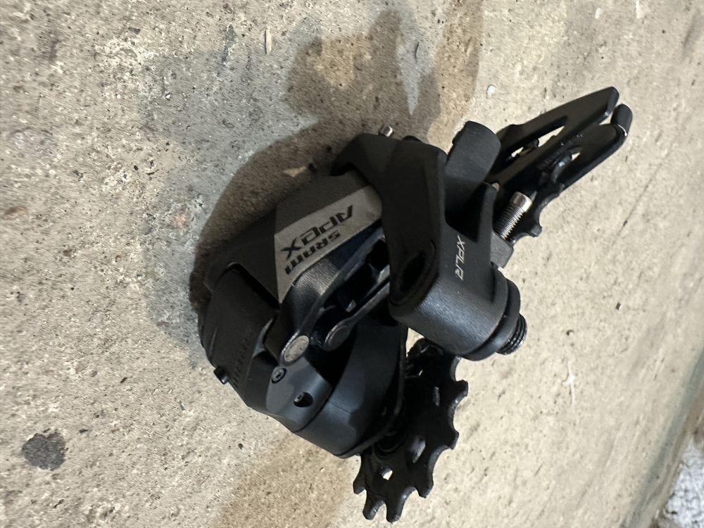 Przerzutka SRAM Apex AXS XPLR Gravel jak Rival