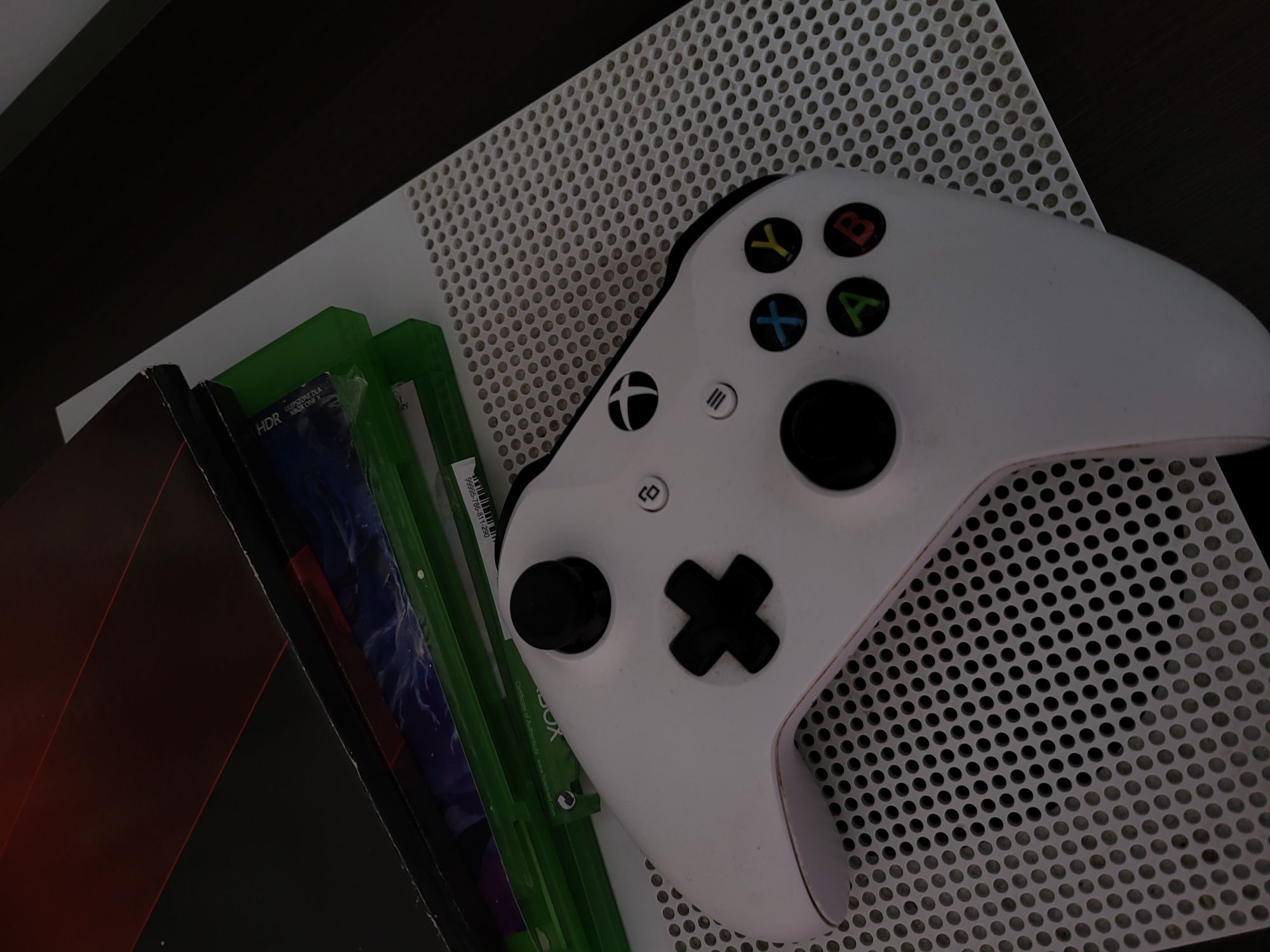 XBOX ONE S + 5 gier