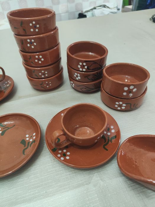 Conjunto de Peças em Barro
