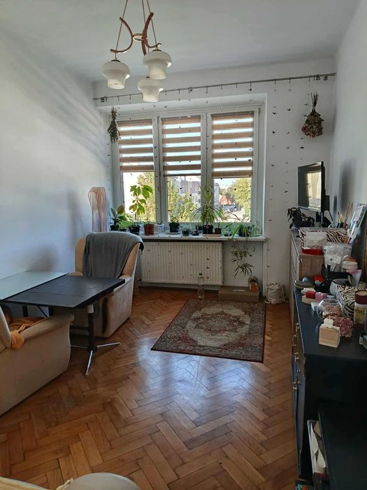 wynajmę przestronny pokój w ocieplonej kamienicy, ul. Łęgska