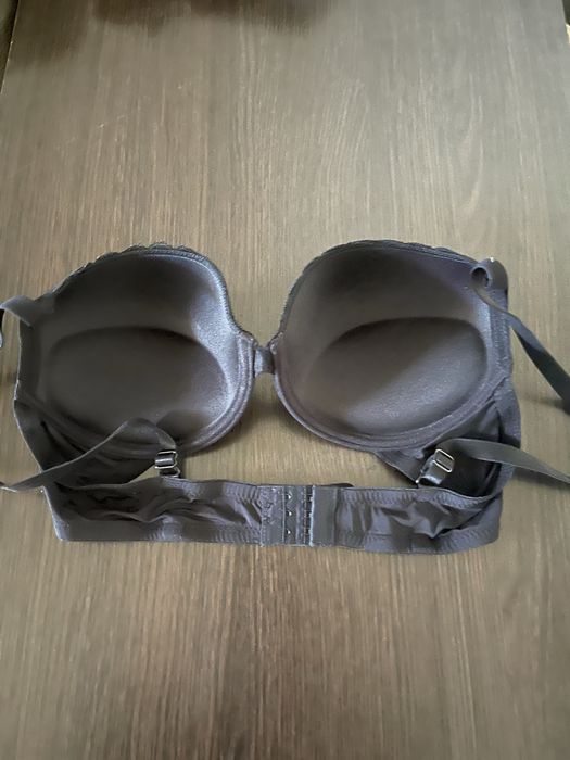 Бюстгалтери Reserved чорний та бузковий  80B, 36