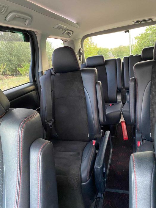 Продам Toyta Vellfire пассажир 2013 автомат 7 мест 2.4 Япония