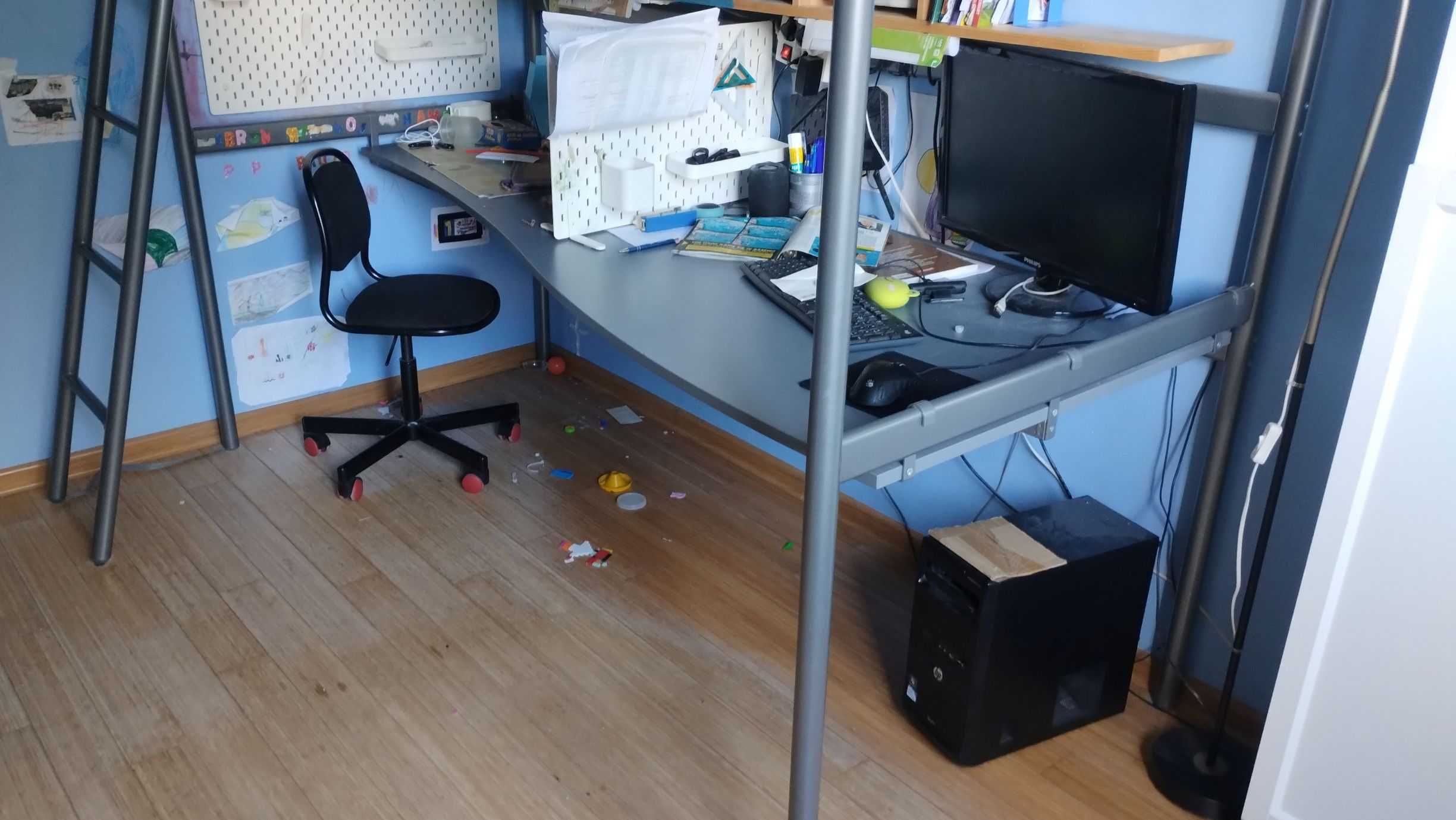 Łóżko piętrowe Ikea Svarta, bez blatu