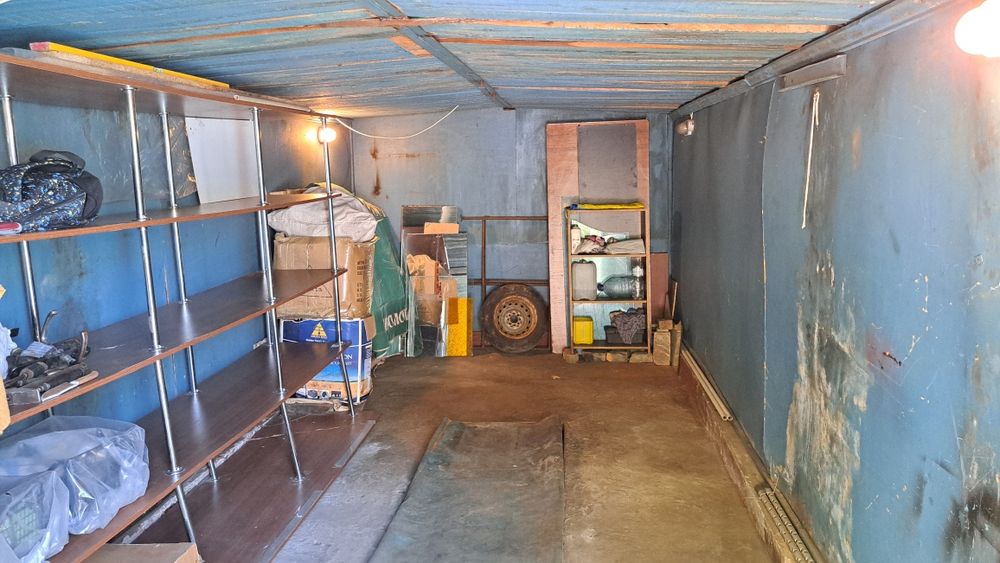 Автомобільний гараж металевий в "Ямі"