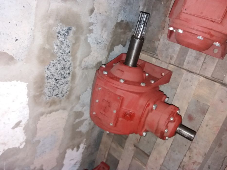 Продам редуктора угловие 1-2. (Коса, Фреза)