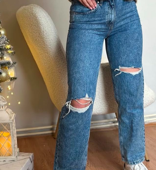 Жіночі джинси  з потертостями