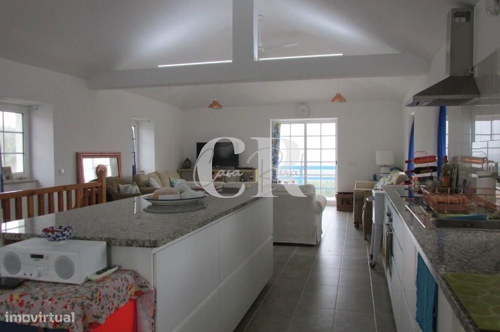 Moradia em pedra renovada com 4 quartos perto de Arganil