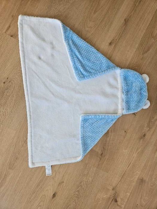 Kocyk z kapturkiem dla chłopca George – bardzo dobry stan