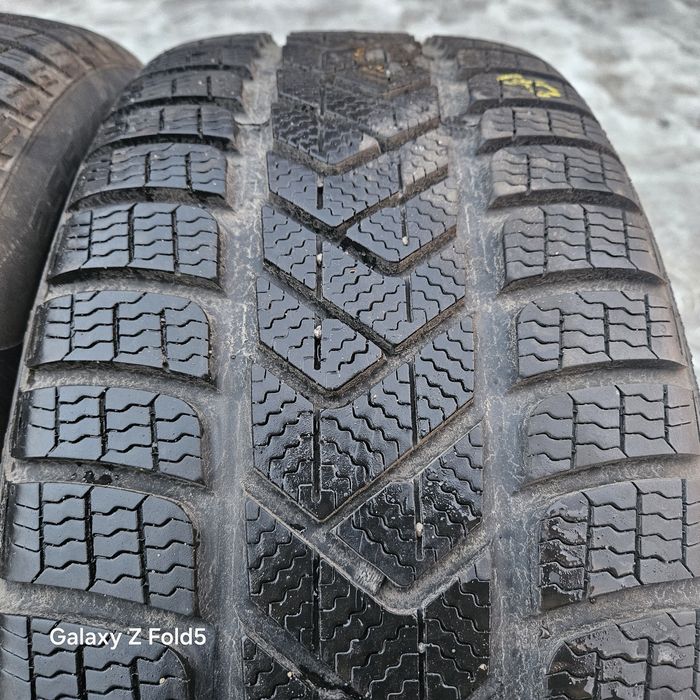 2x Opony zimowe 255/45/19 104V Pirelli Sottozero 3, bieżnik 8mm, 2021r